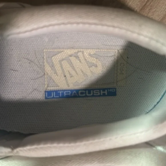 Reflective LV Vans - Picture 3 of 8